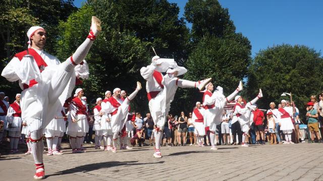 La ezpata-dantza de la Virgen de Arrate volverá a ser uno de los momentos más señalados de la cita festiva de la próxima semana en Eibar.