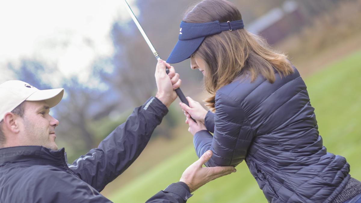 Arabako Golf Federazioa ofrece Bautismos y Cursos Colectivos para aprender golf.