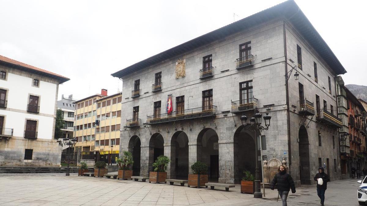 Vista de la casa consistorial del Ayuntamiento de Azkoitia