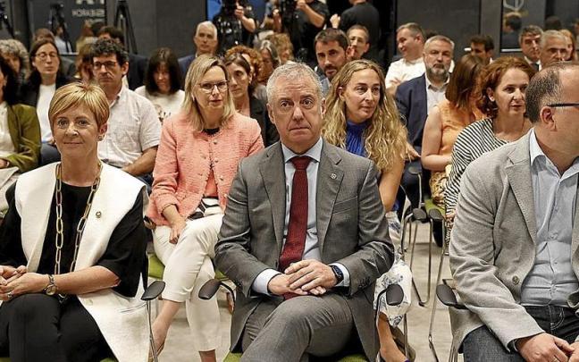 Arantxa Tapia e Iñigo Urkullu, ayer, en el Parque Tecnológico de Zamudio. | FOTO: EFE Arantxa Tapia e Iñigo Urkullu, ayer, en el Parque Tecnológico de Zamudio. | FOTO: EFE