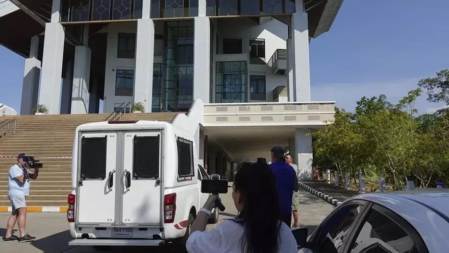 Imagen de archivo de la llegada de Danil Sancho al Tribunal Provincial de Samui durante la celebración de su juicio.