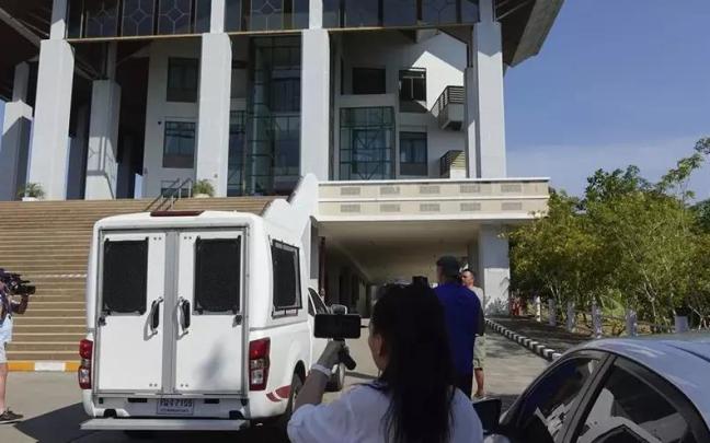 Imagen de archivo de la llegada de Danil Sancho al Tribunal Provincial de Samui durante la celebración de su juicio.