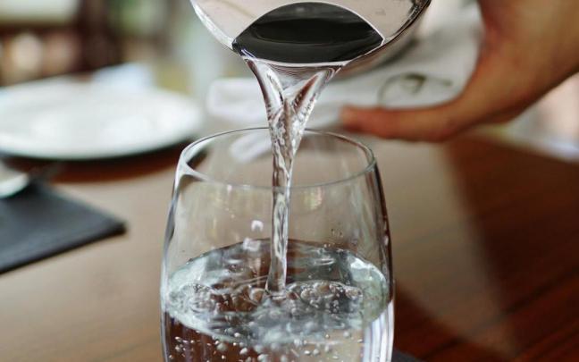 Beneficios de beber agua en ayunas. / Pexels Beneficios de beber agua en ayunas.