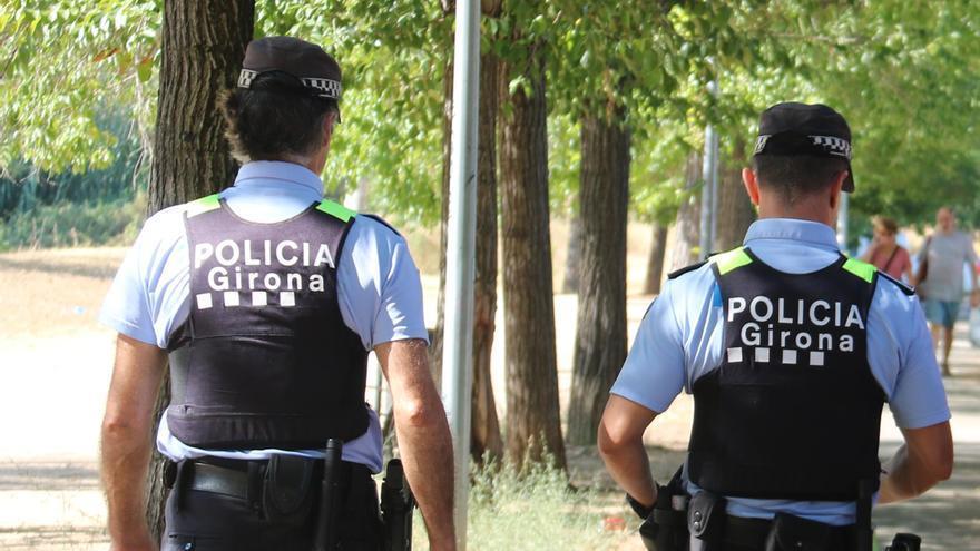 Dos agentes de la Policía Local de Girona