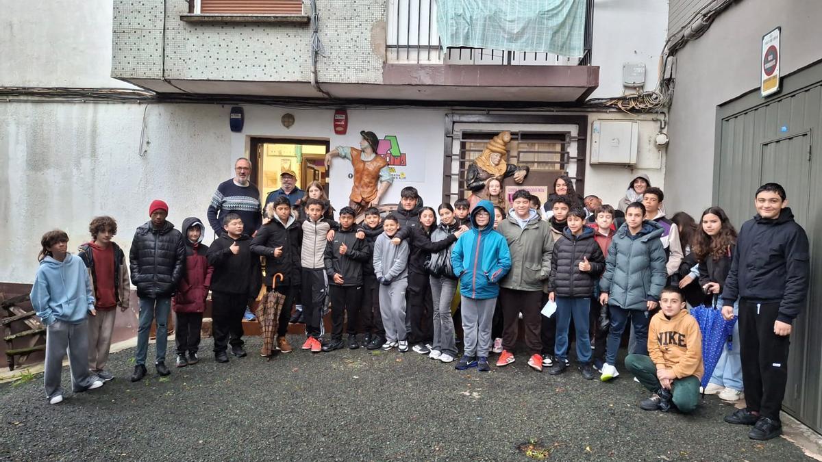 Visita escolar a la sede de Burdina.