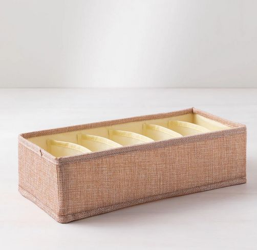 Organizador para camisetas o ropa interior.