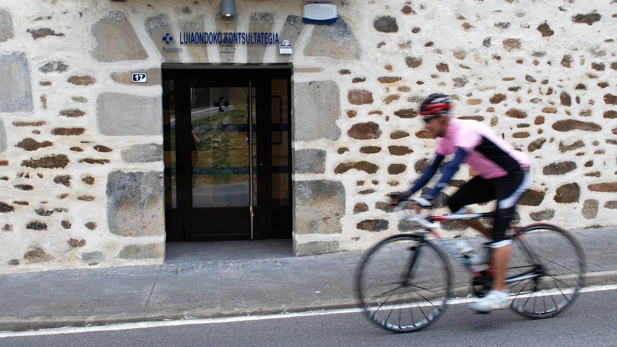 Entrada al consultorio de Luiaondo