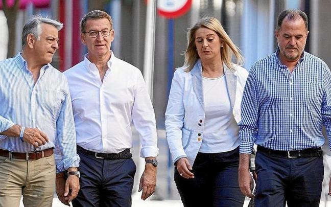 Javier De Andrés, Alberto Núñez Feijóo, Ana Salazar y Carlos Iturgaiz, ayer en Gasteiz.