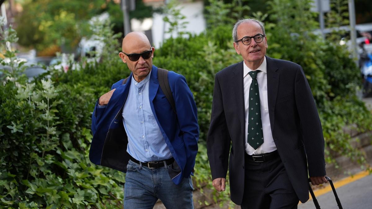 El exasesor de Moncloa Luis María Carrero (i), a su llegada a la tercera jornada de un juicio en la Audiencia Provincial.