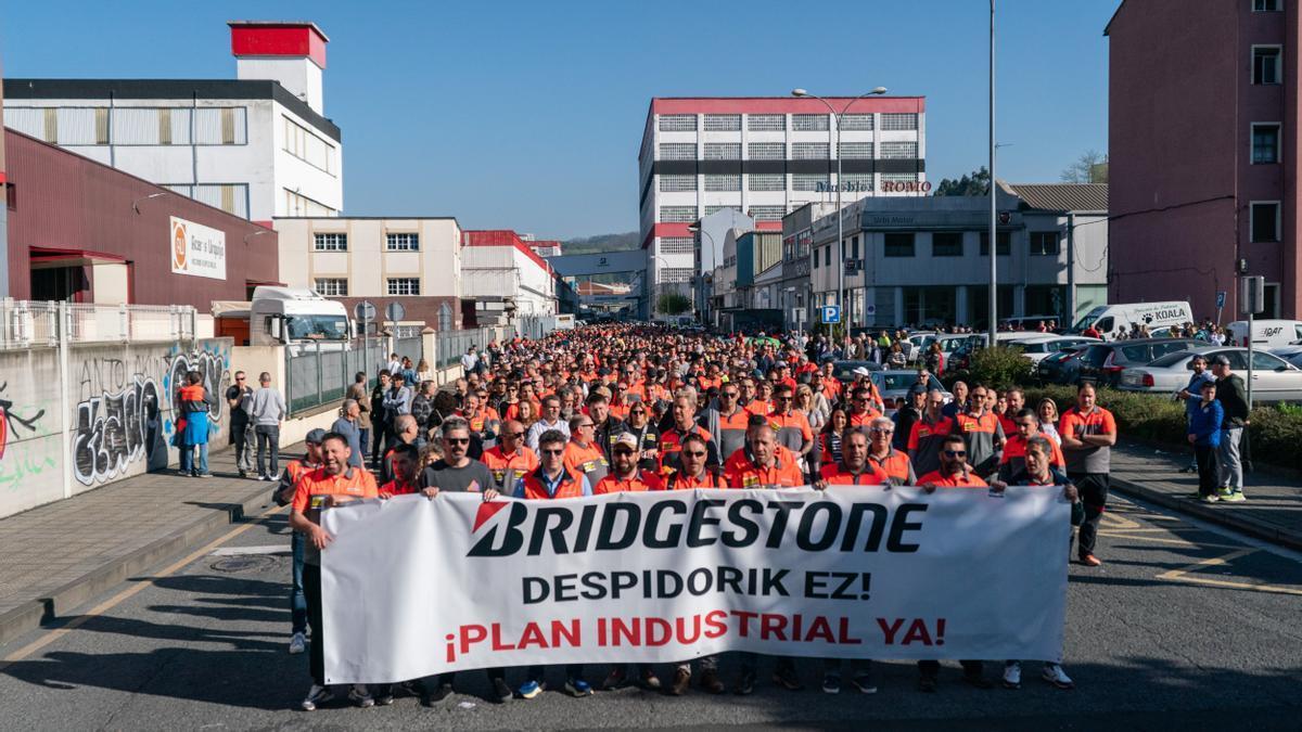 Manifestación de los trabajadores de Bridgestone de la planta de Basauri