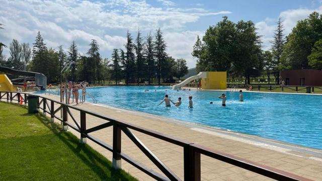 Gasteizko udal igerilekuek 176.300 erabiltzaile izan dituzte lehen hilabetean.