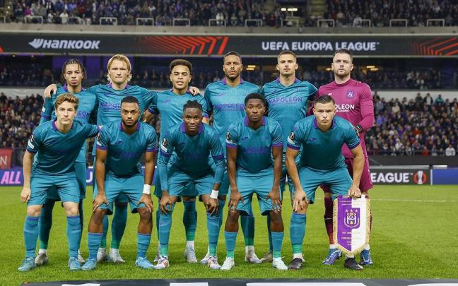 Once titular del Anderlecht en la primera jornada de la Europa League, contra el Ferencvaros. / RSC ANDERLECHT
