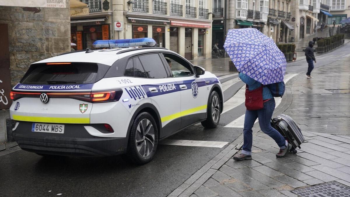 Coche de Policia Local en Vitoria