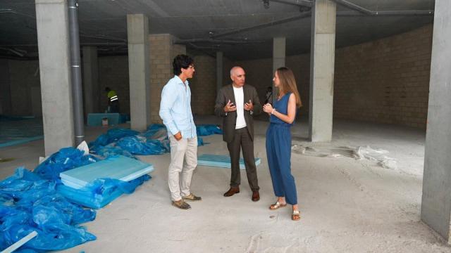 el jefe de la Unidad de Atención Primaria, Ander Arrieta, el Director General de la OSI Bidasoa, Pedro Morrondo, y la pediatra de Irun Centro Ainhoa Muguruza