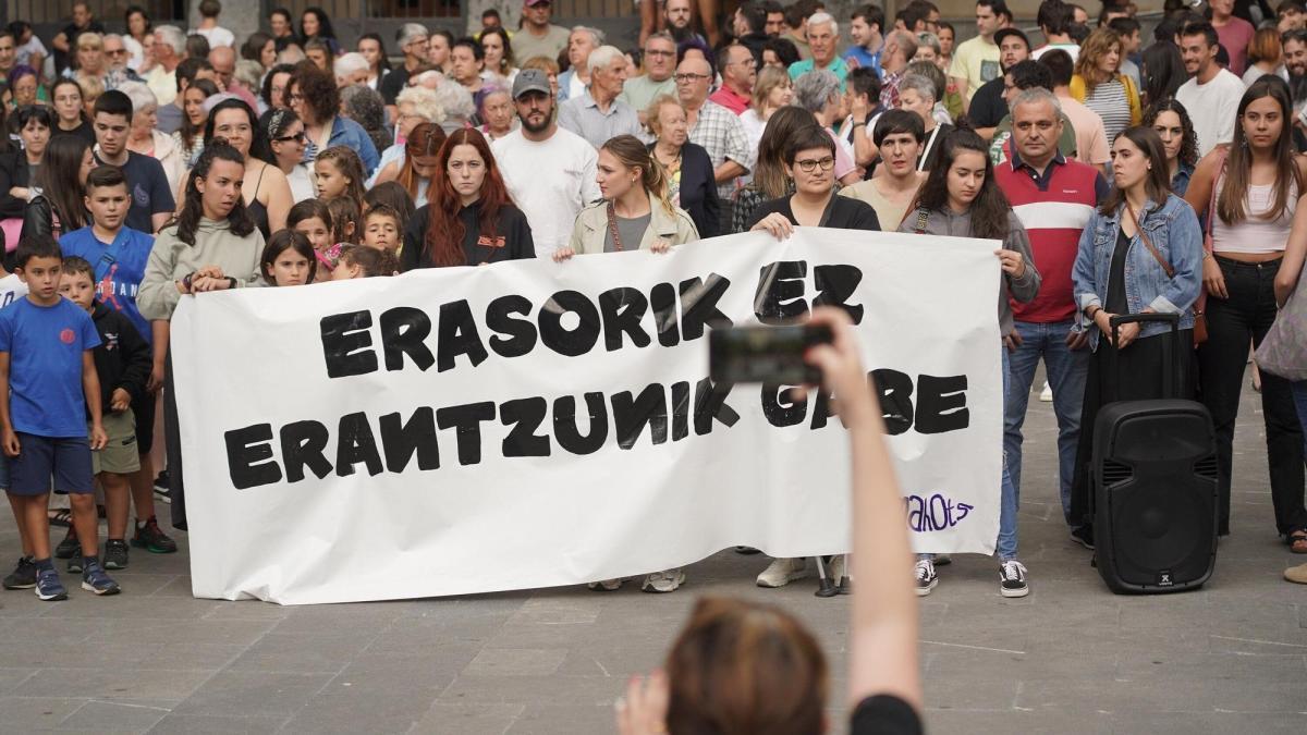 Concentración en Ugao por una agresión a una mujer en julio del año pasado