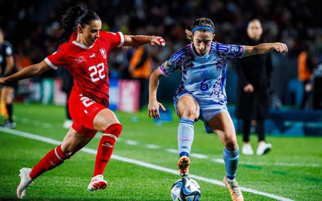 La UEFA establece unas normas mínimas para las selecciones femeninas de fútbol. La UEFA establece unas normas mínimas para las selecciones femeninas de fútbol.