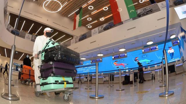 Varios drones impactan sobre el Aeropuerto Internacional de Kuwait