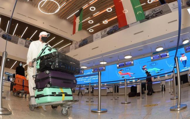 Varios drones impactan sobre el Aeropuerto Internacional de Kuwait