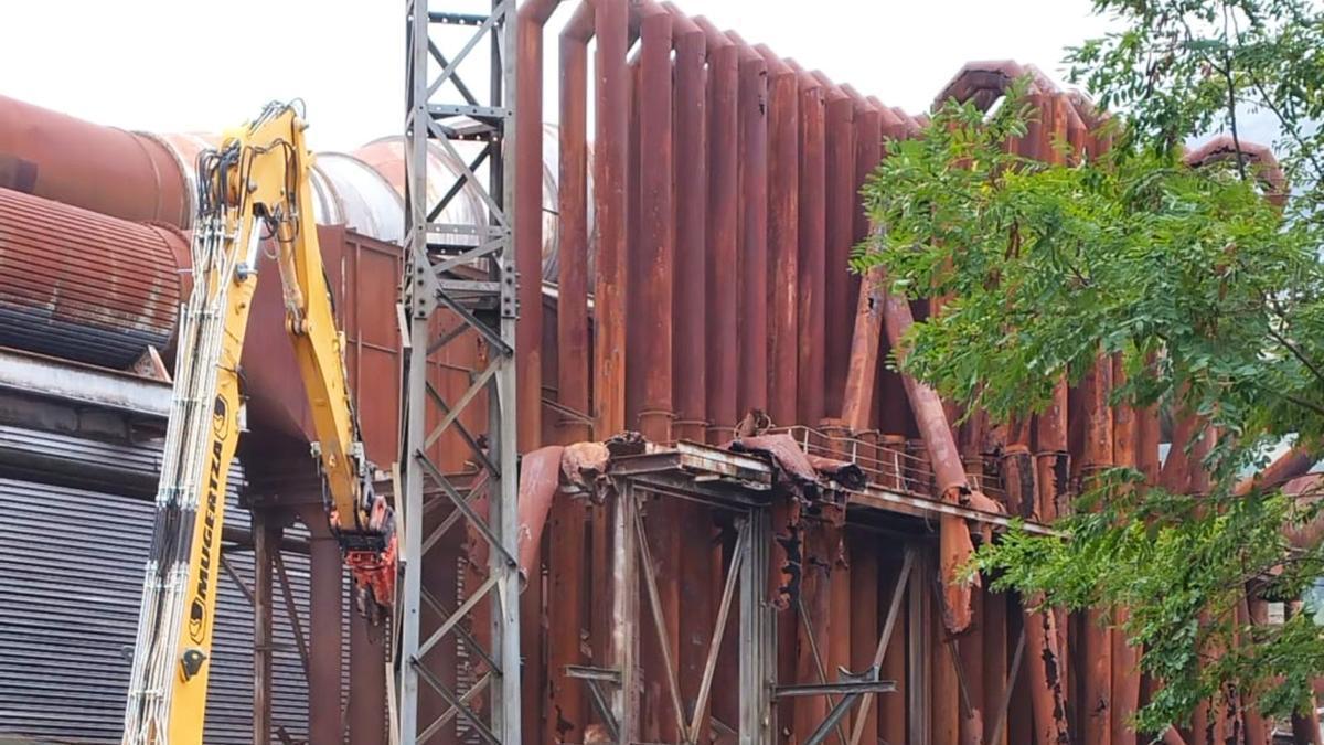 Comienza la demolición de Corrugados Azpeitia