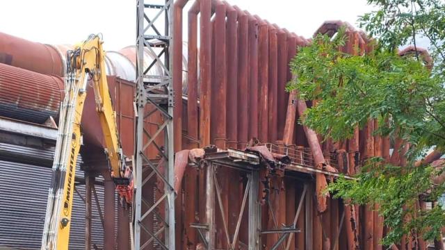 Comienza la demolición de Corrugados Azpeitia