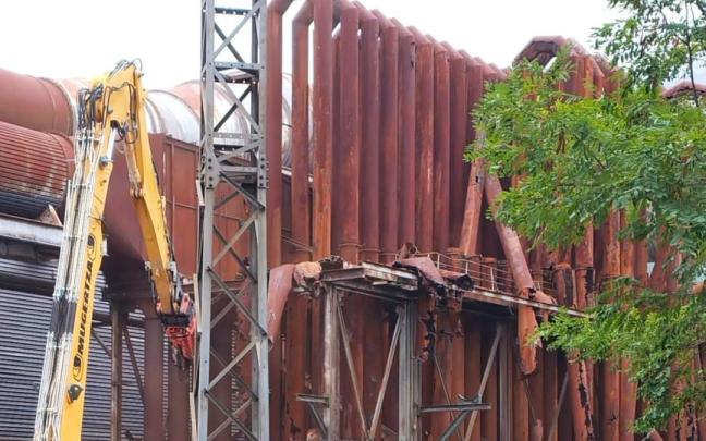 Comienza la demolición de Corrugados Azpeitia