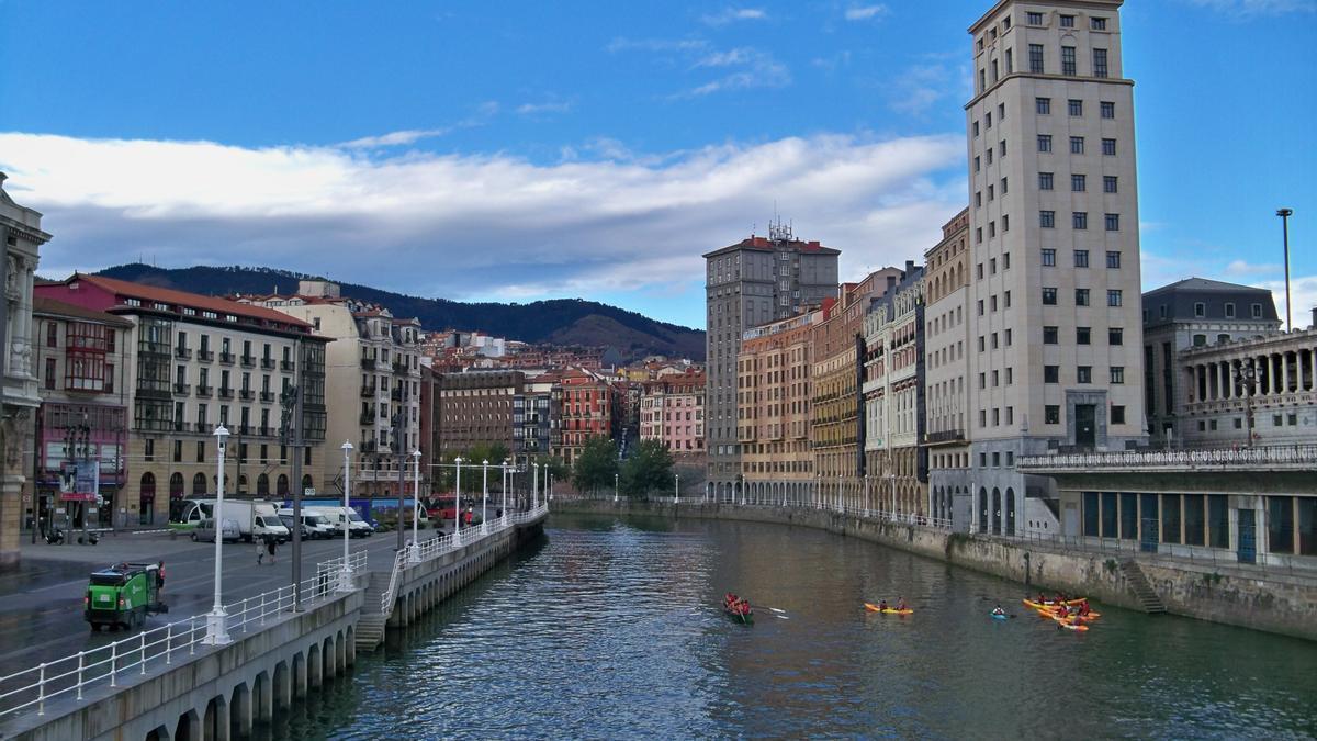 Casi 8.000 unidades convivenciales en Euskadi tienen ya reconocido el derecho subjetivo de vivienda.