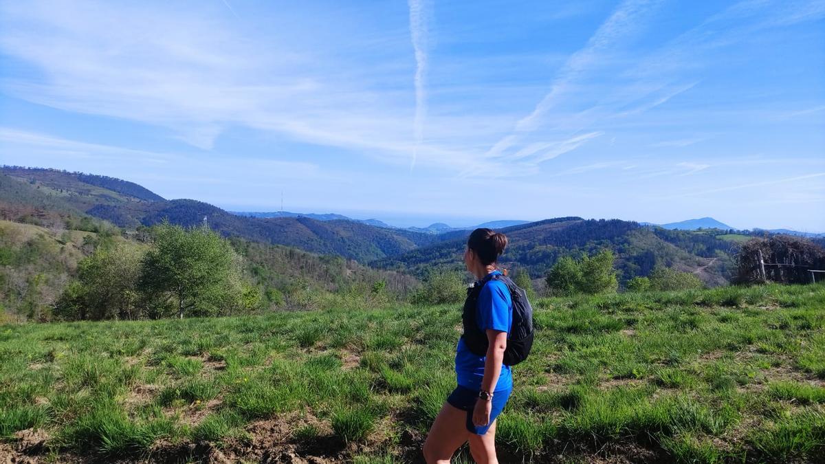 Al fondo observamos el mar Cantábrico