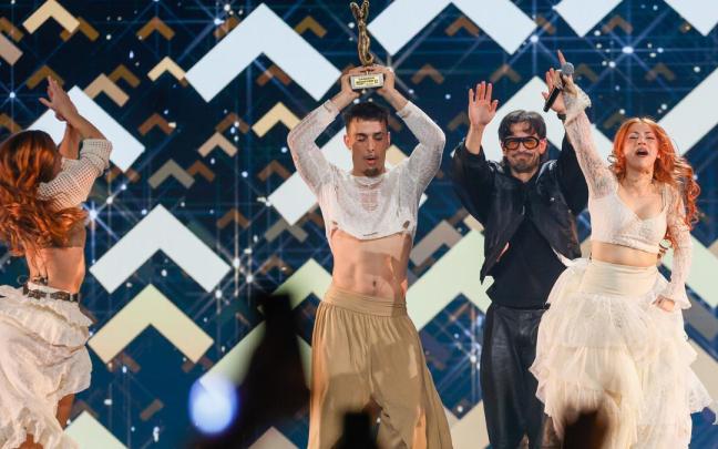 Tony Grox y LUCYCALYS.