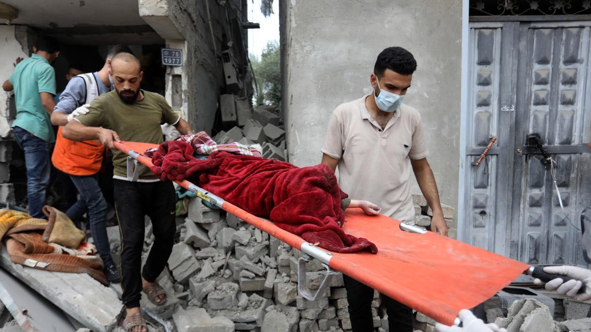 Los muertos en Gaza por los bombardeos superan los 8.000
