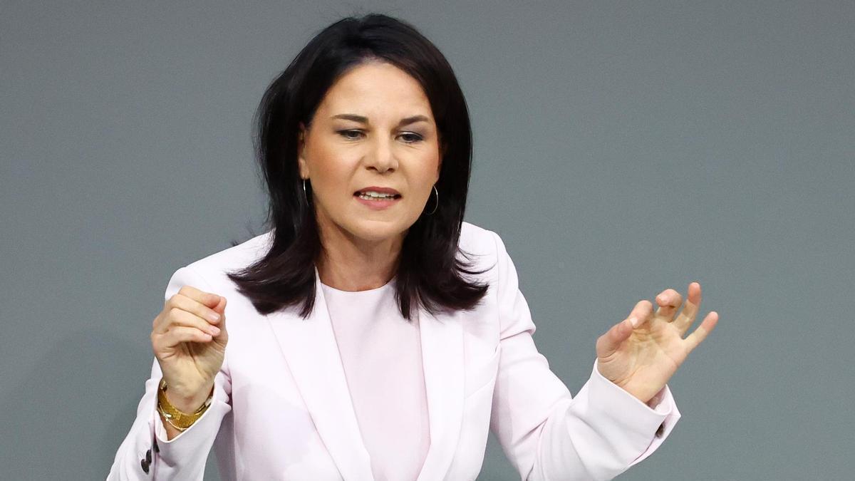 La ministra de Exteriores de Alemania, Annalena Baerbock, en el Parlamento alemán.