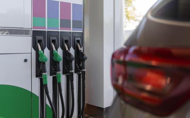 Mangueras en una gasolinera.