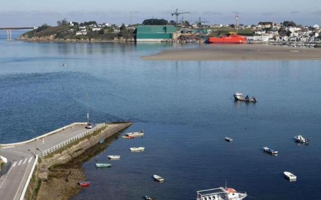 El puerto de Castropol, en Asturias.