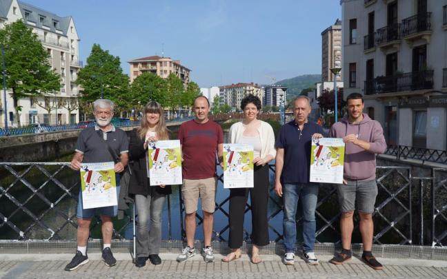 La concejala Leire Mazizior y agentes culturales