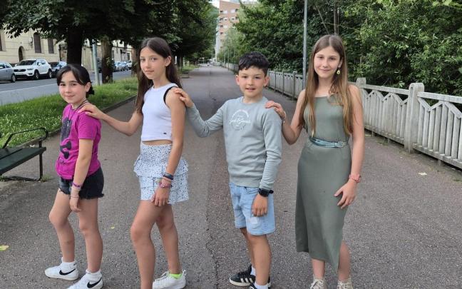 Maddi Etxebarria (SUDC), Izadi Uribarren (Arrasate), Oihan Castillo (general) y Alaia de la Cruz (ikurriña). / SUDC. Maddi Etxebarria (SUDC), Izadi Uribarren (Arrasate), Oihan Castillo (general) y Alaia de la Cruz (ikurriña).