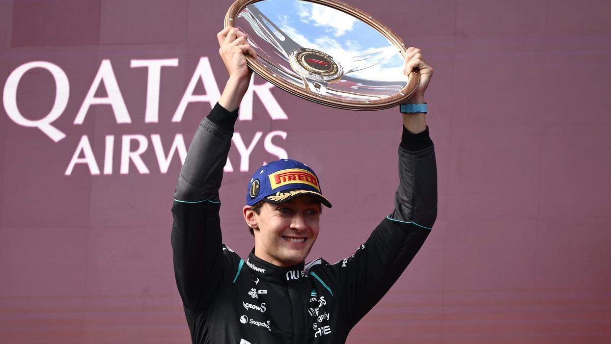 George Russell celebra su victoria en el Gran Premio de Australia.