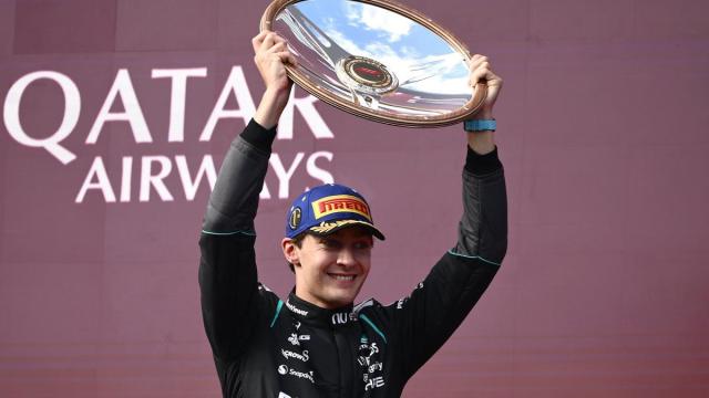 George Russell celebra su victoria en el Gran Premio de Australia.