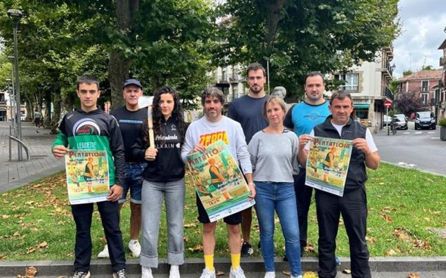 Borja Olazabal Kirol ordezakria Gipuzkoako Herri Kirol Federazioko zuzendaritzako kideekin eta aurtengo parte-hartzaile batzuekin. / A.M.S. Borja Olazabal Kirol ordezakria Gipuzkoako Herri Kirol Federazioko zuzendaritzako kideekin eta aurtengo parte-hartzaile batzuekin.