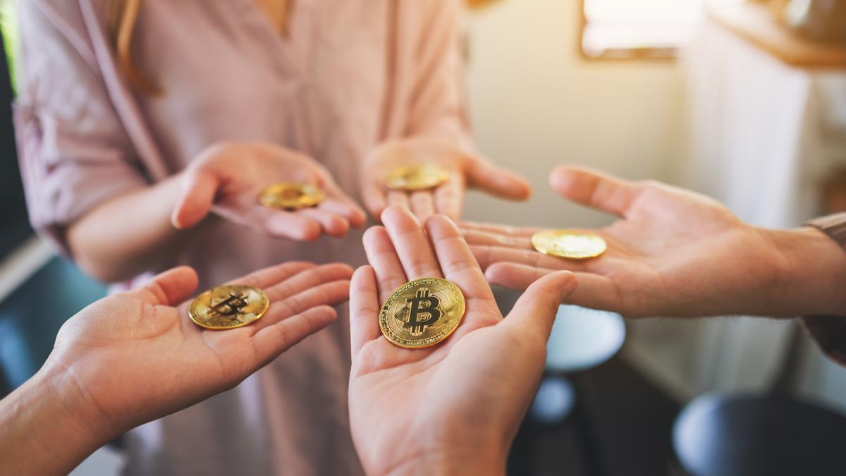 Se amplían las penalizaciones a empresas de criptomonedas y plataformas de comercio de petróleo.