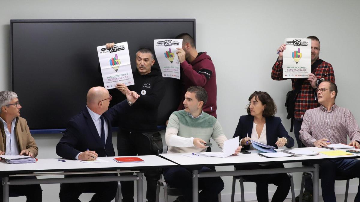 Un momento de la reunión de la Mesa Sectorial. Foto: Javier Bergasa