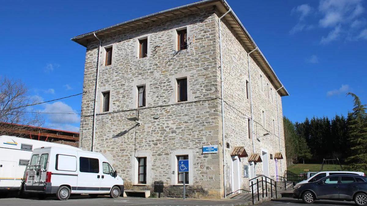 Edificio del Antiguo Sindicato de la localidad de Respaldiza.