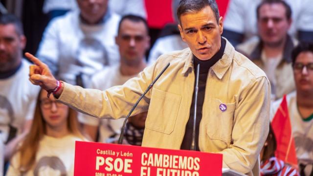 El presidente español, Pedro Sánchez, interviene en un mitin en Soria por la campaña electoral en Castilla y León.