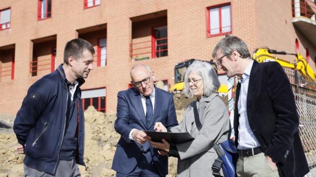 Visita institucional de este viernes al inicio de la obra de mejora de la residencia foral en Amurrio