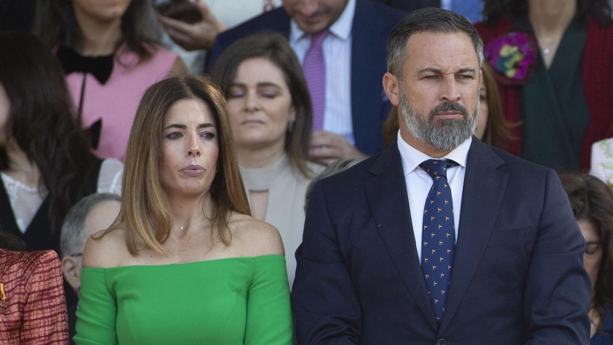 Bedman junto a Santiago Abascal en el pasado desfile del 12 de octubre.