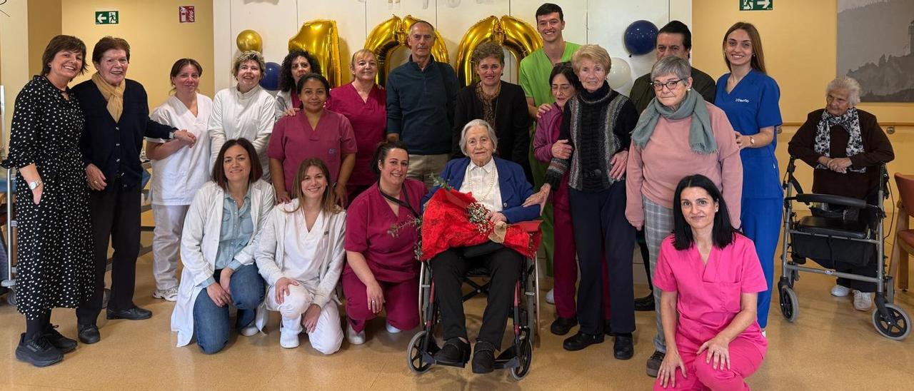 En la celebración no faltó la tradicional foto de grupo presidida por Pantxike Errasti.
