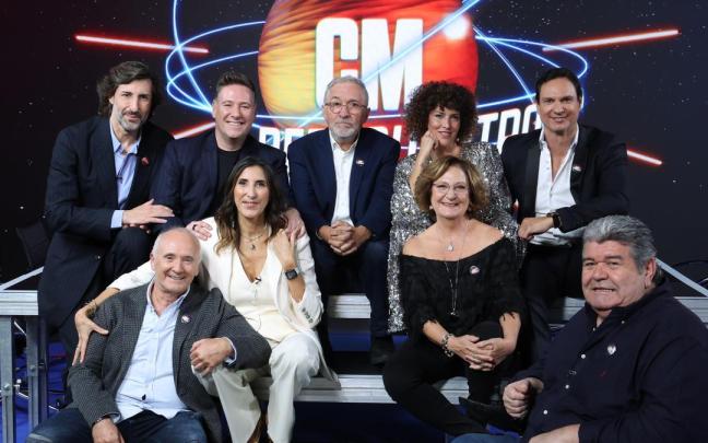 Foto de familia de Xavier Sardá junto a varios de los colaboradores de 'Crónicas Marcianas' Foto de familia de Xavier Sardá junto a varios de los colaboradores de 'Crónicas Marcianas'