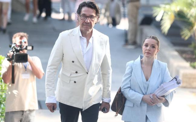 El actor, Luis Lorenzo, a su llegad al juicio por presunto maltrato y estafa a una familiar anciana.