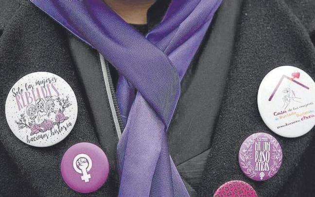 Un total de 131 mujeres denunciaron en el primer trimestre haber sido víctimas de un delito contra la libertad sexual .