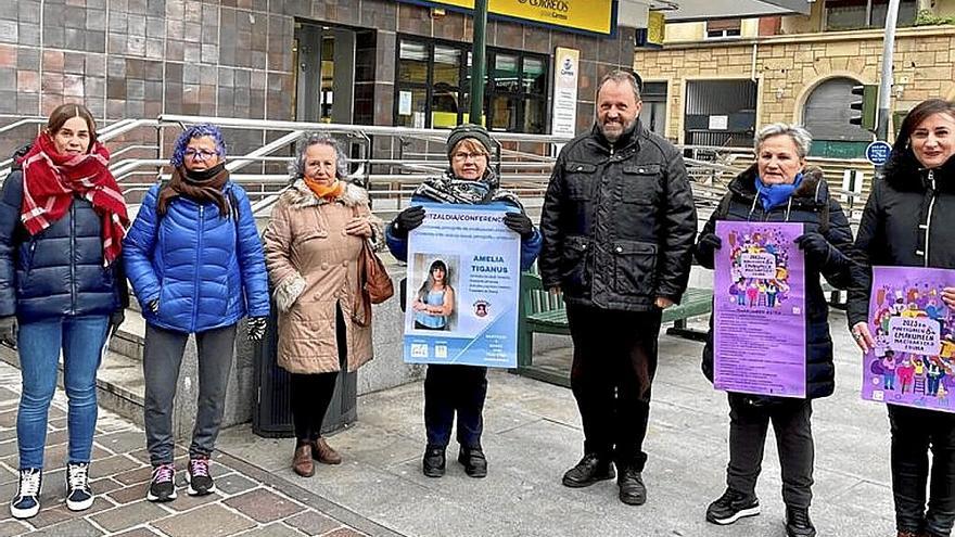 Alkatea eta bi zinegotzi Emekiko ordezkariekin batera. | ARGAZKIA: N.G.