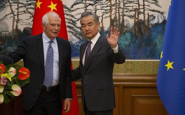 El jefe de la diplomacia europea, Josep Borrell, junto al ministro chino de Exteriores, Wang Yi. El jefe de la diplomacia europea, Josep Borrell, junto al ministro chino de Exteriores, Wang Yi.