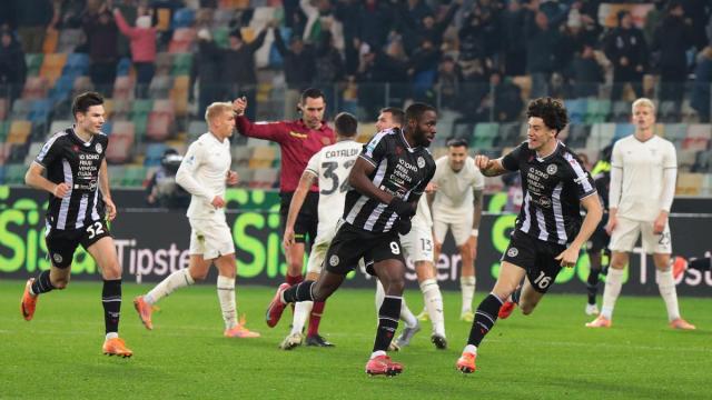 Imagen de un duelo entre el Udinese y la Lazio de la Serie A italiana.